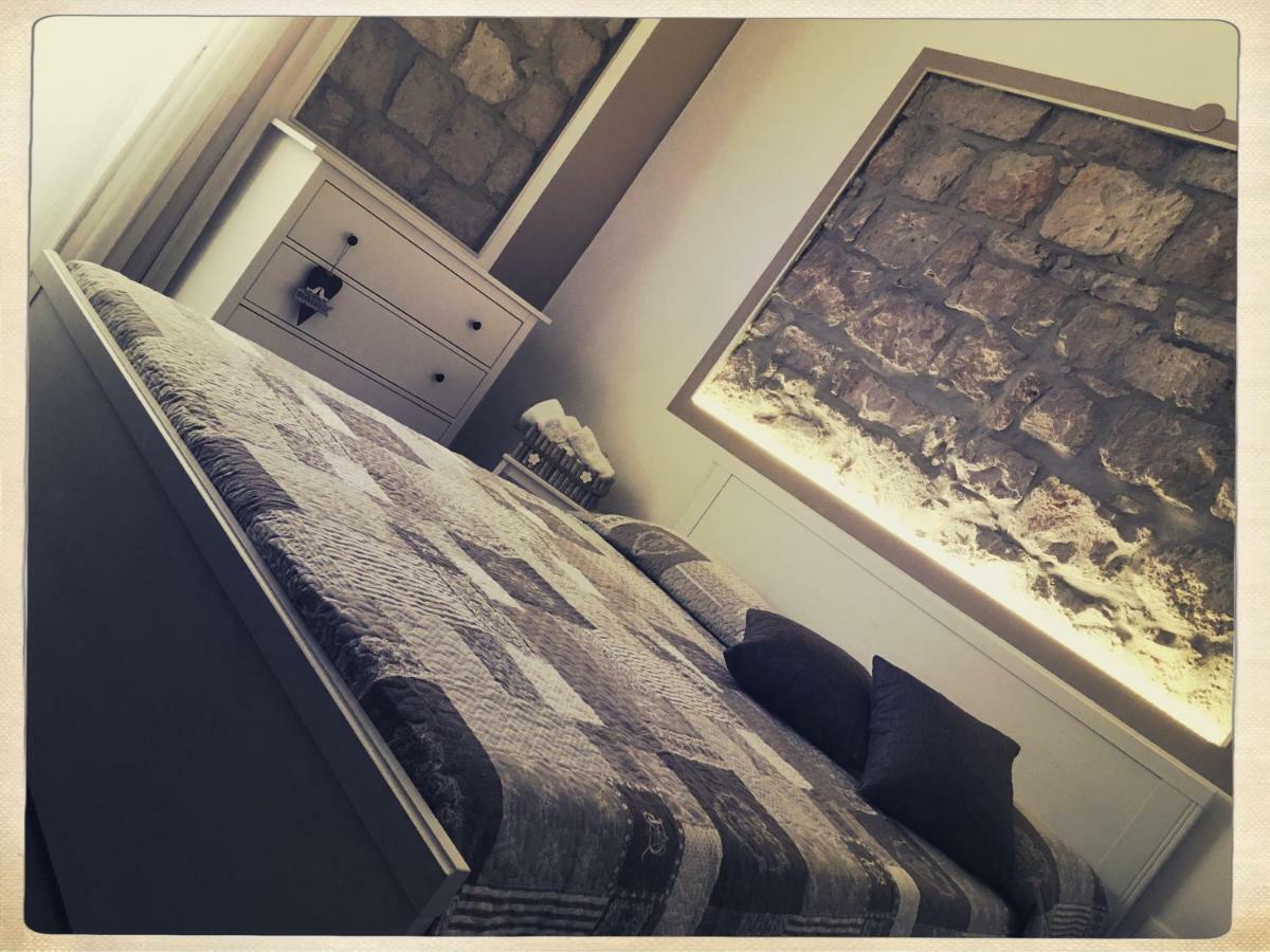 The Hive Stefy'S Apartment Iglesias Extérieur photo